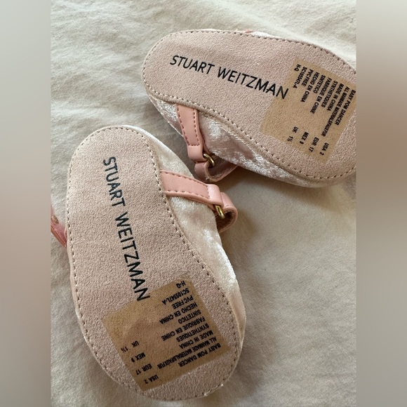 Stuart Weitzman Pink Velvet Baby Booties Sz 2 - Picture 2 of 3
